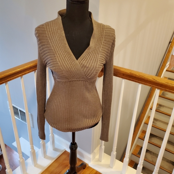 Sweaters - Picture 3 of 4